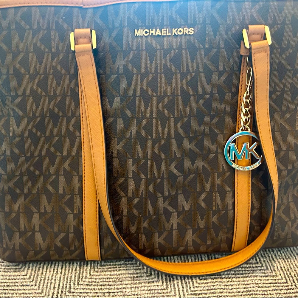 Michael Kors Signature Large Print Tote!